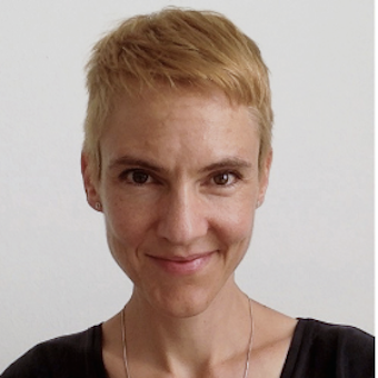 Nachhilfelehrerin Simone Baumann
