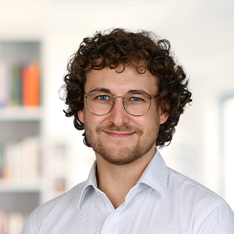 Nachhilfelehrer Dominik Müller
