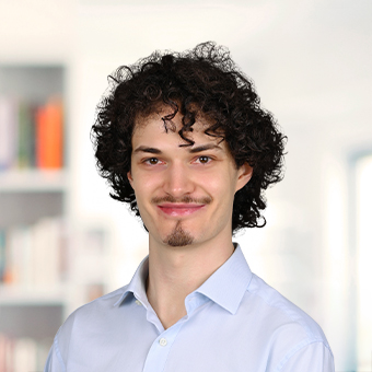 Nachhilfelehrer Tom Schoeber Spautz
